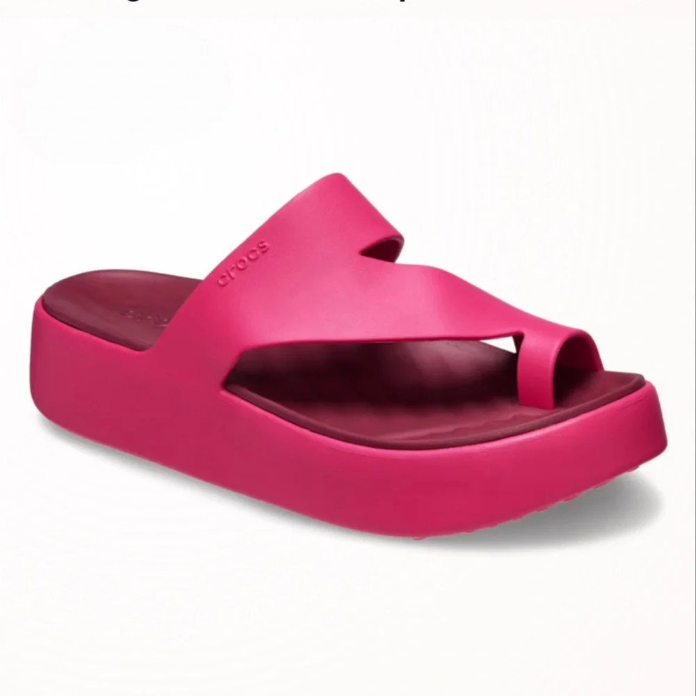 NWT - Crocs Getaway Platform Toe Loop Dragon Fruit Women’s Size 9. - Picture 3 of 10